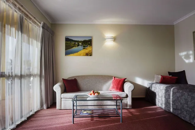 جناح بسرير كينج وسرير فردي بغرفة نوم واحدة، Fairley Motor Lodge 2/6