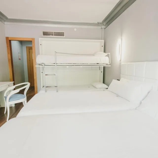غرفة عائلية، Hotel Los Angeles & Spa 7/7