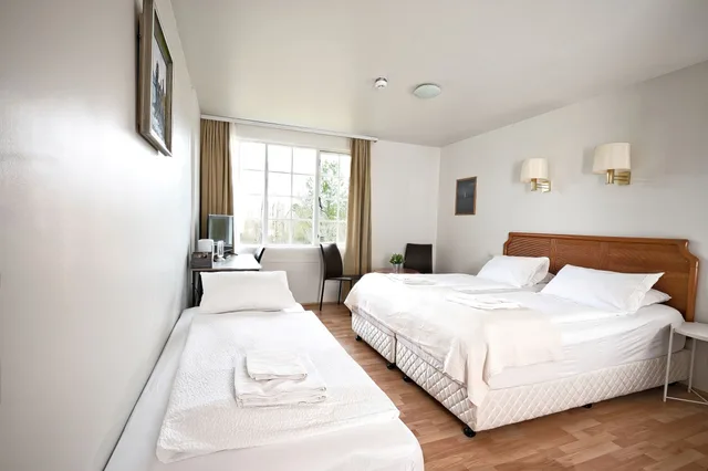 Room, Triple, Laxnes Hotel 3/5