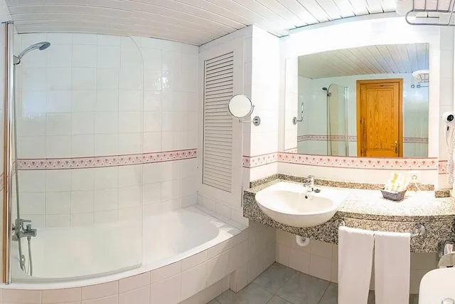 2 Bedrooms, Grand, Apartment, 4 Beds, Murphy Bed, Balcony، Duquesa Playa 3/7