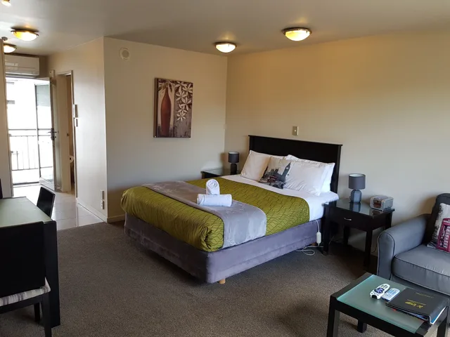 شقة عائلية بسرير كوين وسريرين منفصلين بشرفة بغرفتين بحوض جاكوزي، Delago Motel 4/8