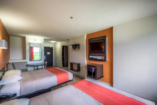 غرفة ديلوكس بسريرين كوين بمطبخ صغير، Motel6 Headingley, MB - Winnipeg West 1/10