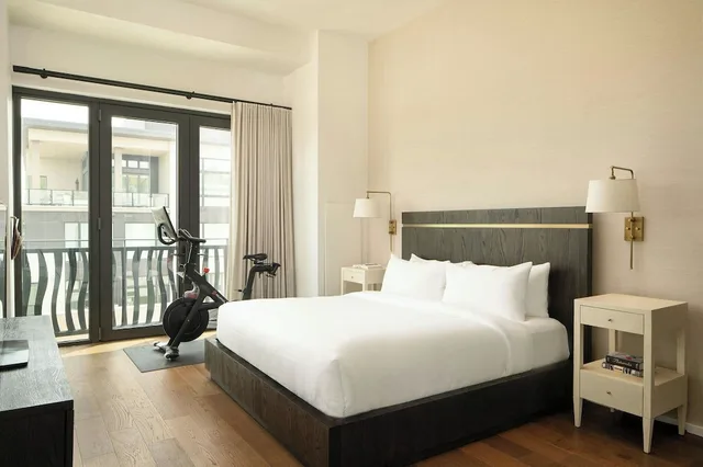 جناح رئاسي بسرير كينج، Halcyon - A Hotel In Cherry Creek 1/5