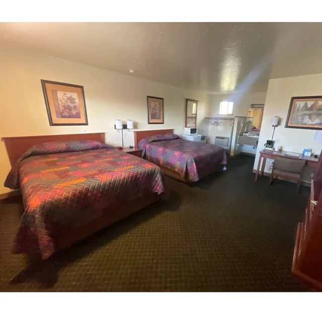 غرفة بسريرين كوين، Gateway Inn 5/10
