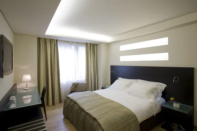 Superior, Queen Bed, O and B Athens Boutique Hotel 3/8