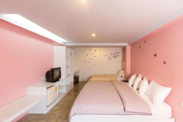 غرفة ثلاثية، Dozy House 4/8