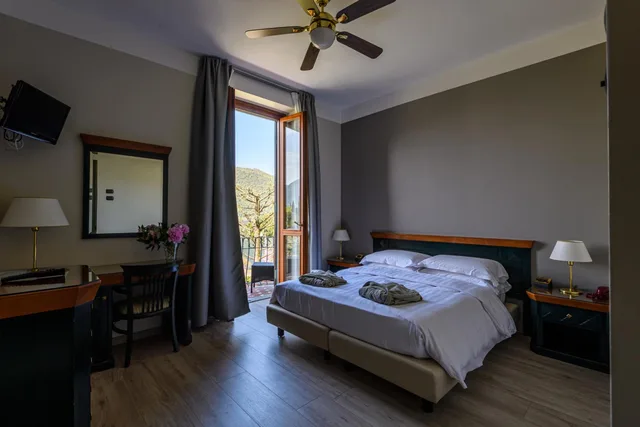 غرفة بسرير مزدوج بشرفة، HOTEL VILLA KINZICA 1/6