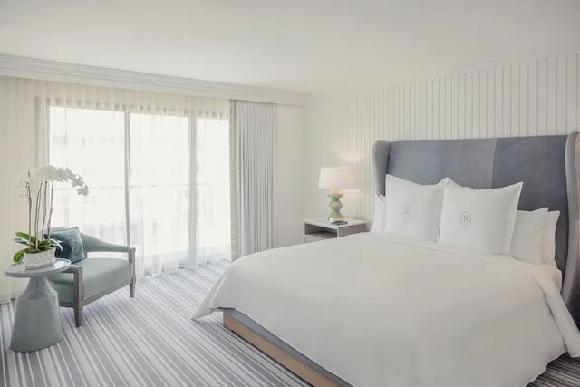 جناح بسرير كينج بإطلالة على المدينة بغرفة نوم واحدة، Regent Santa Monica Beach 1/3