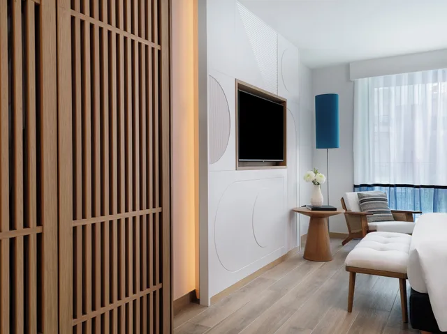 غرفة كلاسيكية بسرير كينج، InterContinental Crete by IHG 2/4