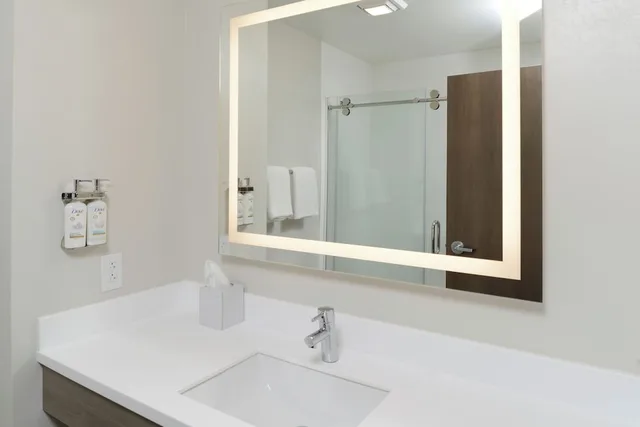 غرفة قياسية بسريرين كوين، Holiday Inn Express Hotel And Suites Marysville 8/10