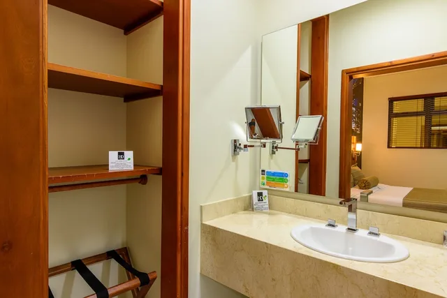 غرفة قياسية بسرير كوين بشرفة، Dorado La 70 Hotel 4/5