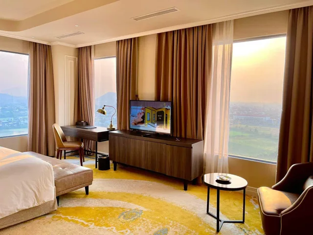 غرفة فاخرة بسرير مزدوج، La Vela Hue Hotel 1/1