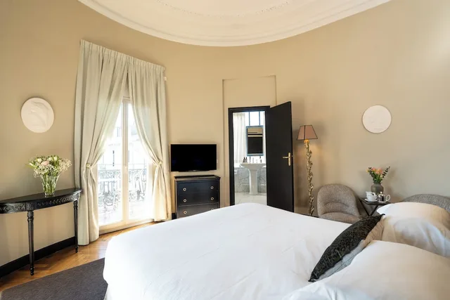 Rotunda, King Bed، Le Cavendish 1/10