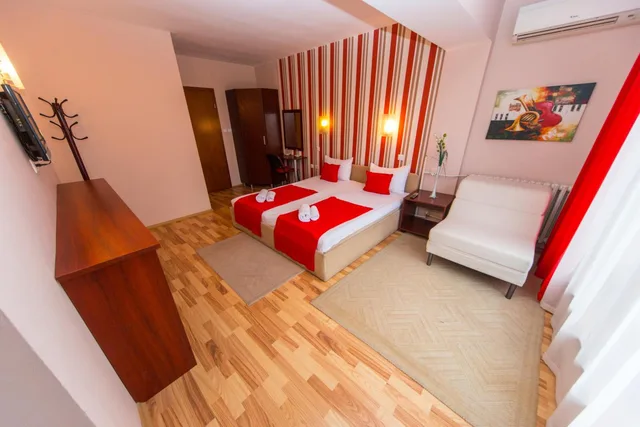 غرفة كومفورت بسرير مزدوج بشرفة، Hotel Pine 2/10