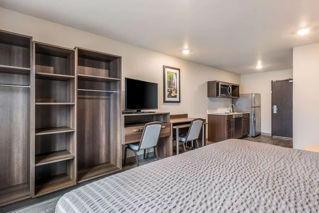 غرفة بسرير كينج لذوي الإعاقة، WoodSpring Suites Linden 2/6