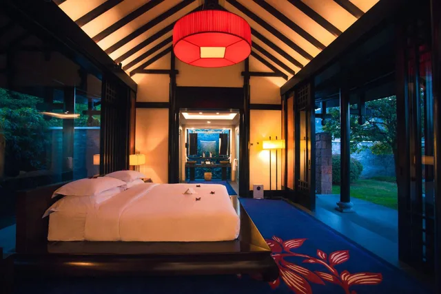 Wellbeing Jet Pool Villa King، BANYAN TREE LIJIANG 2/2