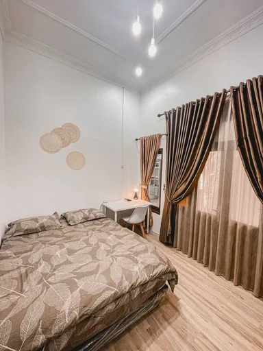 Budget, Ostic House 2/4