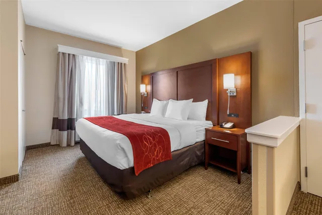 Upgrade, Suite, King Bed, Accessible، Comfort Suites Barstow Near I-15 1/1