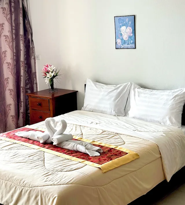 Standard, Double Bed, Rueangrat Hotel 1/8