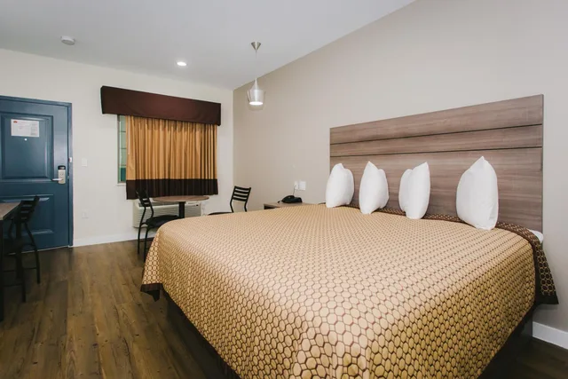 استوديو بسرير كينج، Palace Inn Louetta 1/10