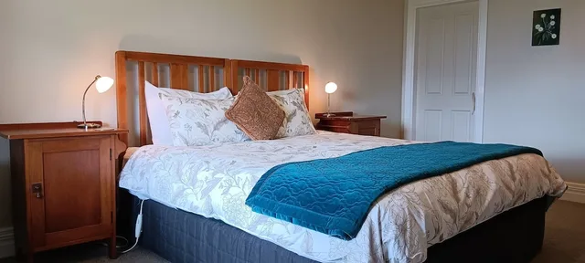 غرفة سوبيريور بسرير كينج بإطلالة على البحيرة، MURRELLS GRAND VIEW HOUSE 2/4