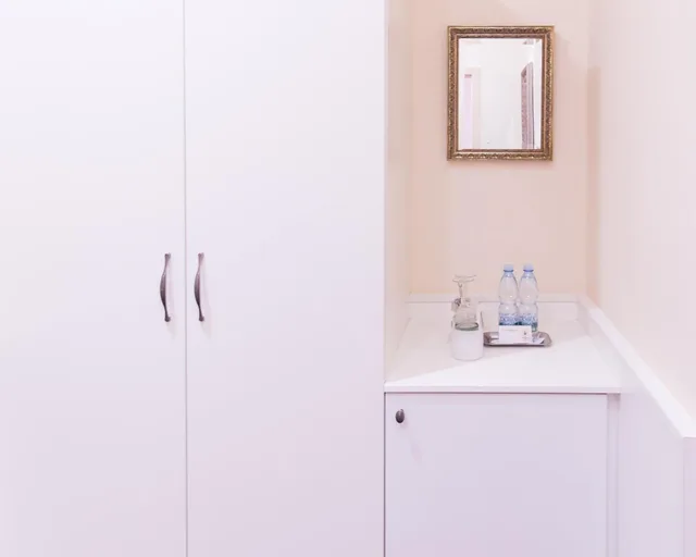 غرفة كلاسيكية بسرير كينج، Unitas Hotel 4/4