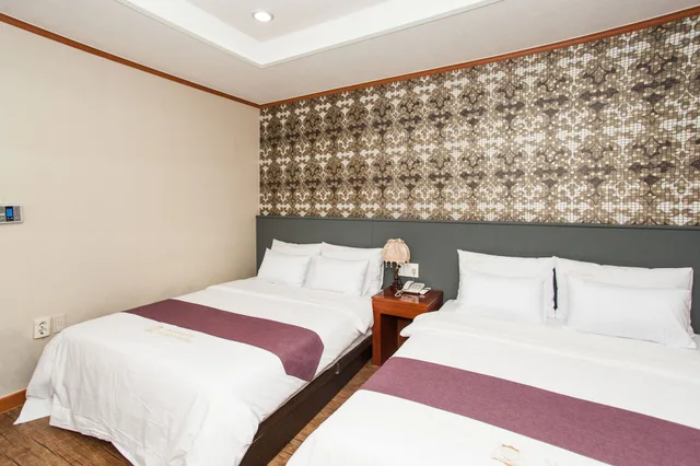 Family, 2 Double Beds, Noblesse Hotel 1/4