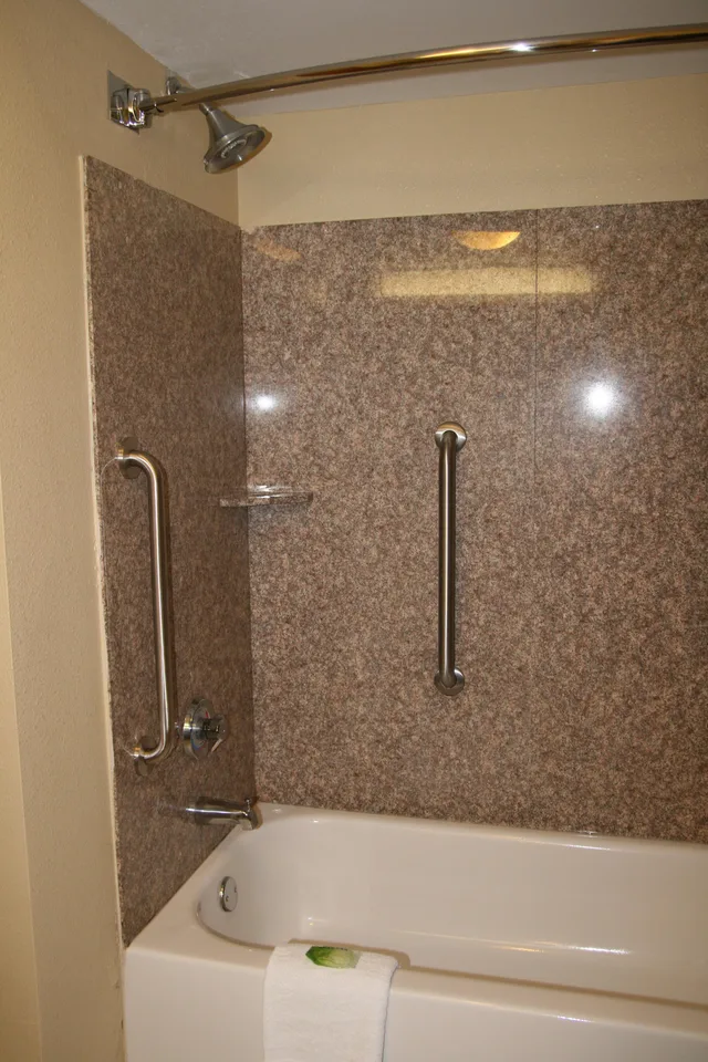غرفة بسرير كينج، Holiday Inn Express Hotel And Suites Greenville 3/3