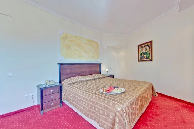 جناح بسرير كينج بإطلالة على البحر مع أريكة، Mendi Beach Hotel 3/6