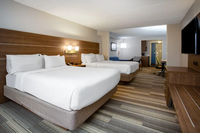 جناح بسريرين كوين مع أريكة، Holiday Inn Express Hotel And Suites Fort Wayne 1/1