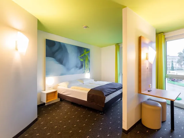 Room, Quadruple, 1 Queen and 1 Bunk Bed, B&B Hotel Krefeld 5/7