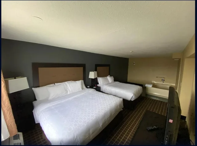 جناح، Days Inn & Suites by Wyndham Muskegon 1/1