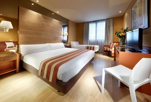 غرفة ثلاثية، B&B Hotel Burgos 2/2