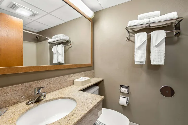 غرفة بسرير كينج لذوي الإعاقة، Best Western West Towne Suites 4/4