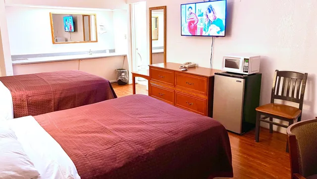 غرفة قياسية بسريرين مزدوجين، Thunderbird Motel Hillsboro 1/2
