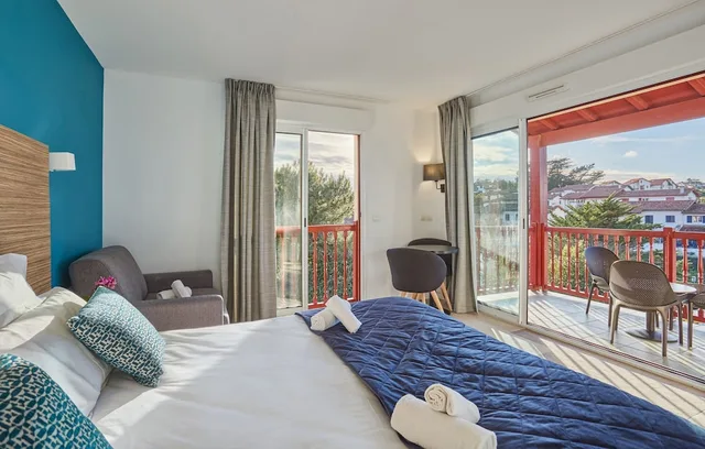 غرفة ثلاثية بسرير مزدوج وسرير فردي، Hotel Prestige Odalys Erromardie 1/4