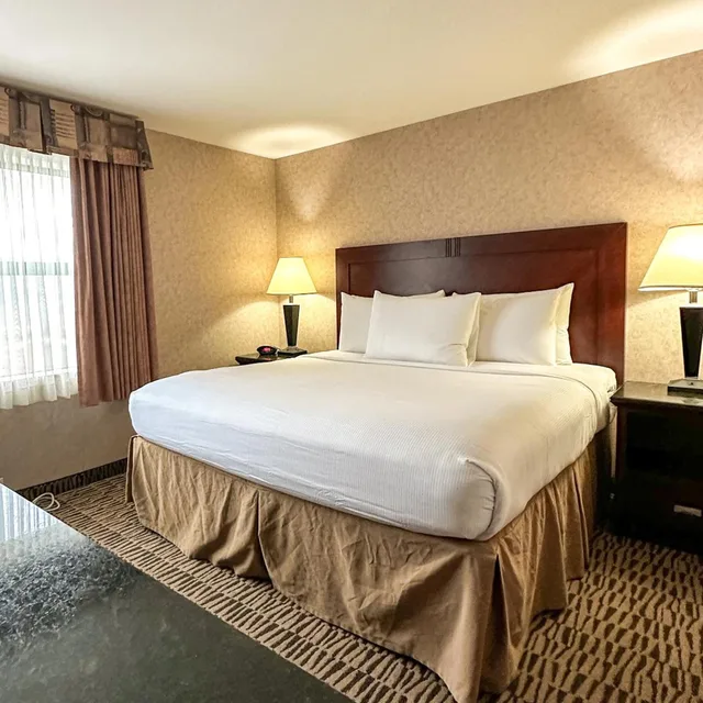 جناح ديلوكس بسرير كينج، Prestige Aberdeen Lodge Kamloops 1/5