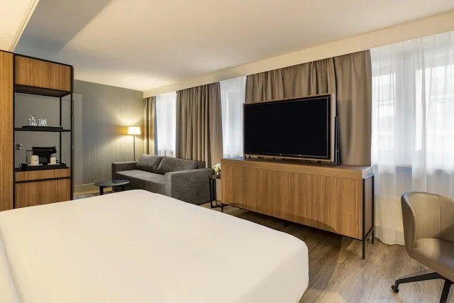جناح جونيور بسرير كينج مع أريكة، NH Amsterdam Leidseplein 2/7