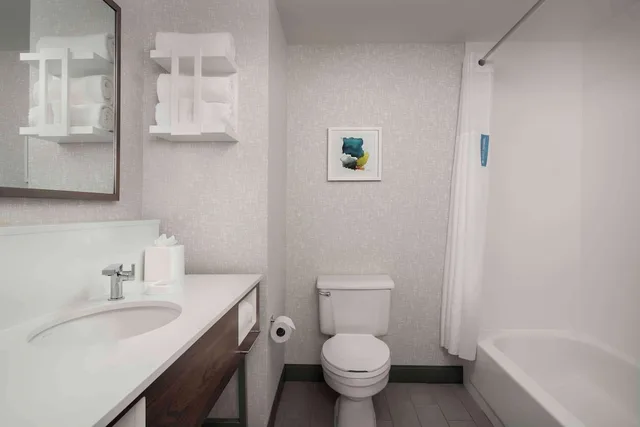 غرفة قياسية بسريرين مزدوجين، Hampton Inn Pittsburgh-Monroeville 8/10