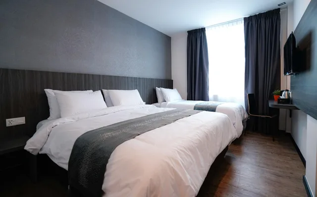 Deluxe, Triple, 1 King and 1 Single Beds, Oyo 89386 Stay 365 Hotel 1/1