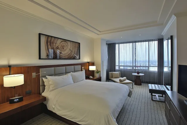 جناح جونيور بسرير كينج مع دخول صالة النادي في طابق مرتفع، INTERCONTINENTAL REAL GUATEMALA 8/10