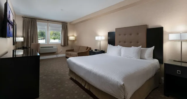 غرفة قياسية بسرير كوين يُسمح فيها بالحيوانات الأليفة، Prestige Oceanfront Resort, WorldHotels Luxury 1/2