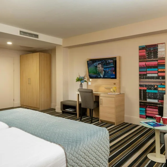 غرفة سوبيريور ثلاثية، Leonardo Hotel Hamburg Elbbruken Ex Gresham Carat Hotel 5/9