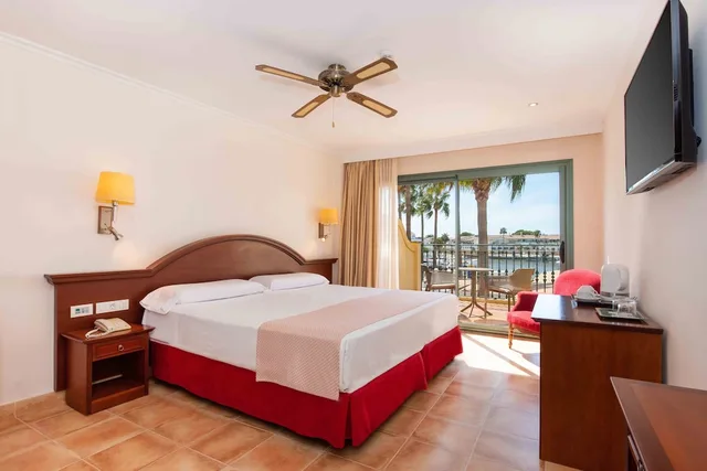 غرفة قياسية بسرير مزدوج بشرفة، Valentin Star Menorca - Adults Only 2/10