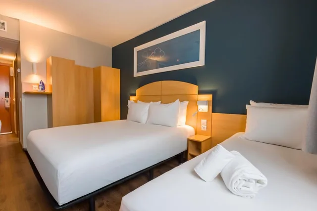 غرفة ثلاثية بسرير مزدوج وسرير فردي، Travelodge Madrid Alcala De Henares 5/10