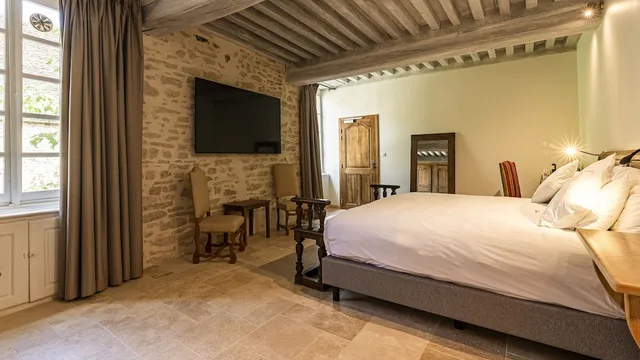 غرفة جونيور بسرير كوين، Hotel Des Remparts 1/5