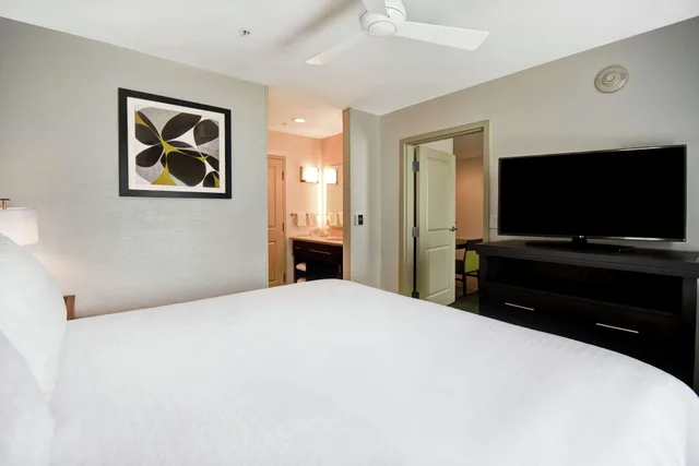جناح بسرير كينج، Homewood Suites By Hilton Novi Detroit 2/3