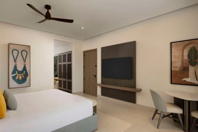 Azure, Club, King Bed, Tropical View، Zemi Miches Punta Cana All-Inclusive Resort, Curio by Hilton 5/8