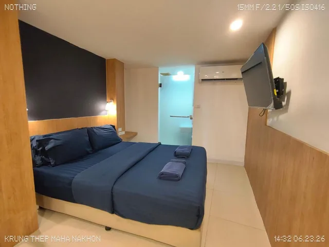 Room, Queen Bed, Solo Express Sukhumvit 81 1/1