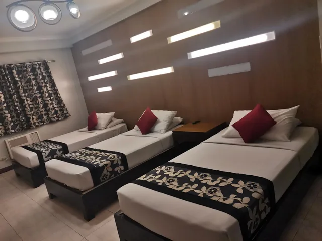 Standard, Triple, Jupiter Suites 1/10